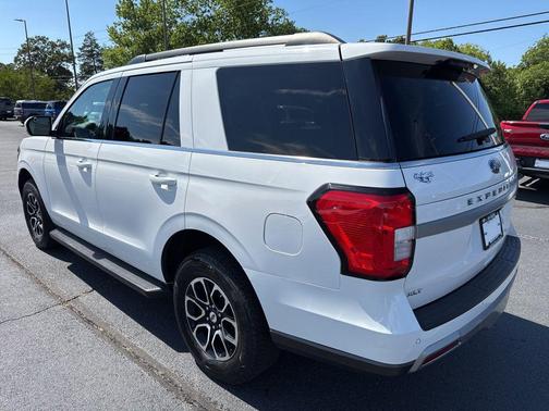 Oxford White 2024 Ford Expedition XLT