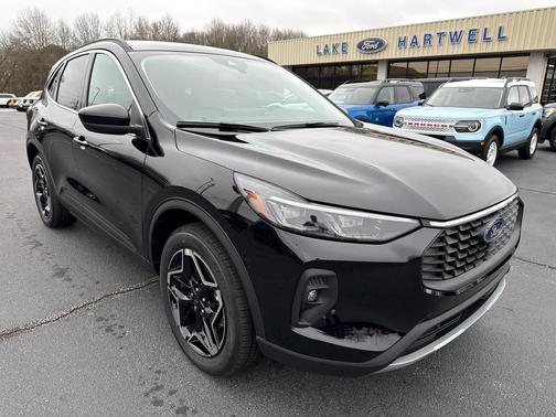 2026 Ford Escape Platinum