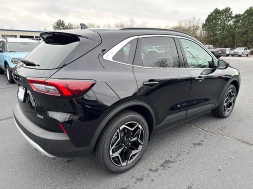 2026 Ford Escape Platinum