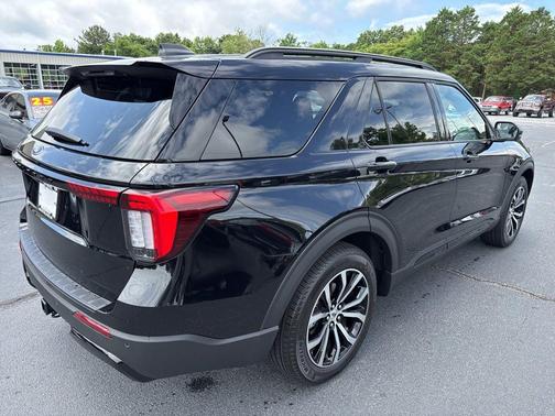 Agate Black Metallic 2026 Ford Explorer ST-Line