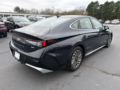 2024 Hyundai SONATA Hybrid SE