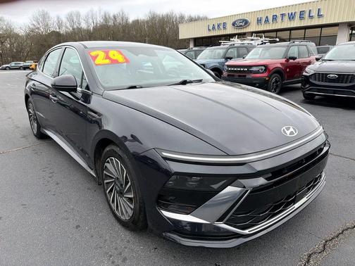 2024 Hyundai SONATA Hybrid SE