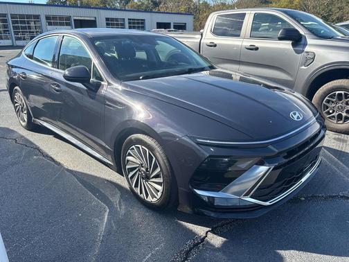 2024 Hyundai SONATA Hybrid SE