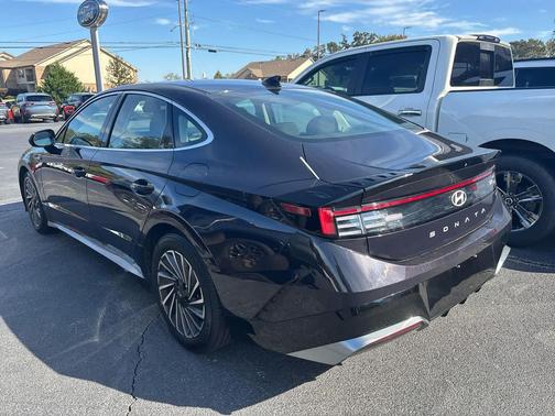 2024 Hyundai SONATA Hybrid SE