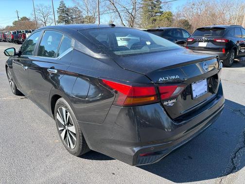 2021 Nissan Altima 2.5 SV