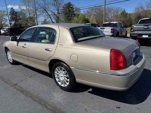 2007 Lincoln Town Car Signature