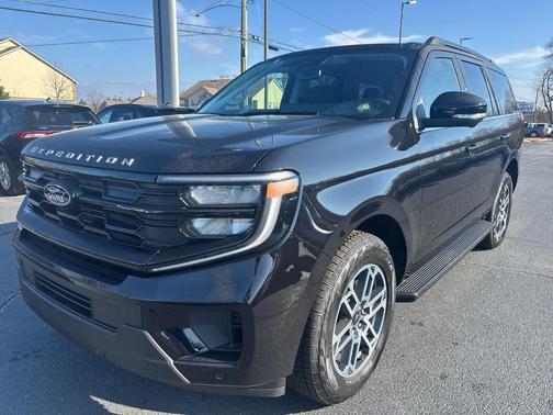 2025 Ford Expedition Active