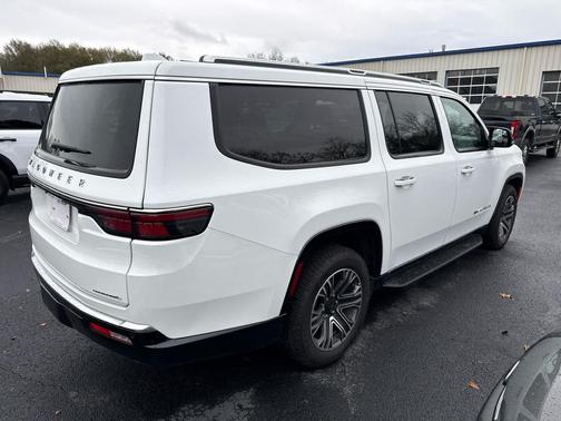 2023 Jeep Wagoneer L Series II 4x4