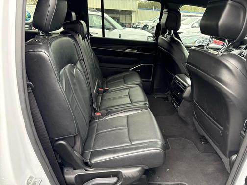 2023 Jeep Wagoneer L Series II 4x4