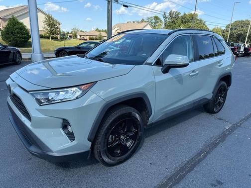 2020 Toyota RAV4 XLE