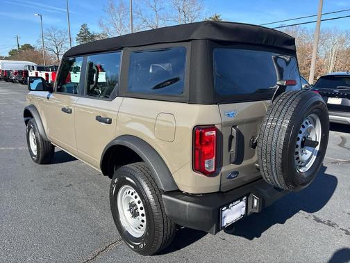 2025 Ford Bronco Base