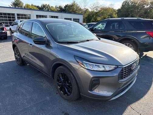 Iconic Silver Metallic 2023 Ford Escape Active
