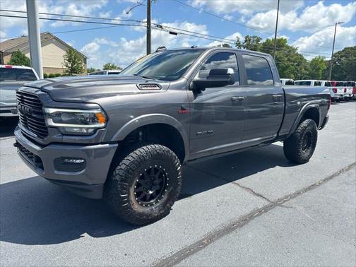 2022 RAM 2500 Laramie Crew Cab 4x4 6'4' Box
