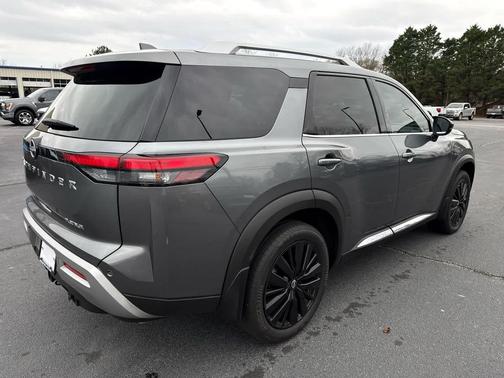 2024 Nissan Pathfinder Platinum FWD
