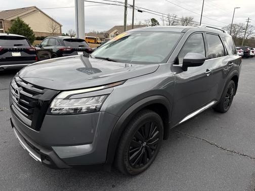 2024 Nissan Pathfinder Platinum FWD