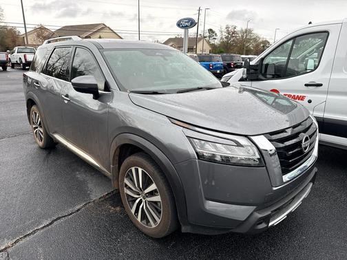 2024 Nissan Pathfinder Platinum FWD