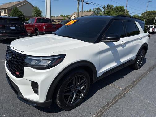 Star White Metallic Tri-Coat 2025 Ford Explorer ST