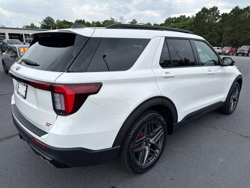 Star White Metallic Tri-Coat 2026 Ford Explorer ST