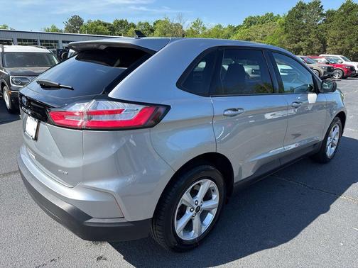 2023 Ford Edge SE