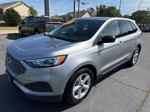 2023 Ford Edge SE