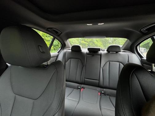2020 BMW 330 i