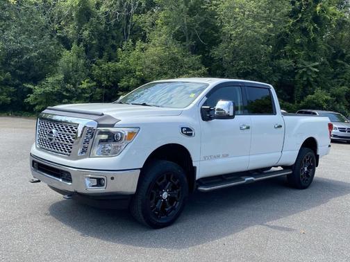 2017 Nissan Titan XD SL