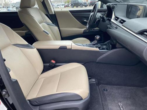 2019 Lexus ES 350