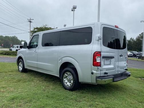 2020 Nissan NV Passenger NV3500 HD SV V6/SV V8