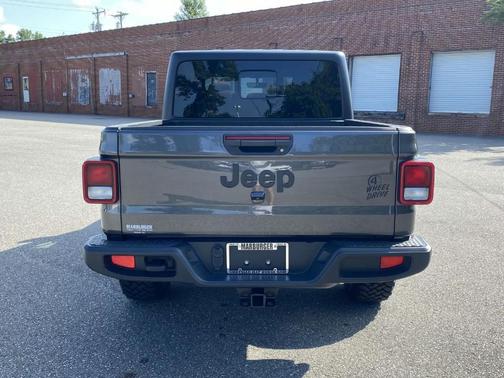 2023 Jeep Gladiator Sport