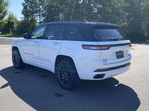 2025 Jeep Grand Cherokee Summit