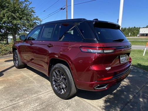 2025 Jeep Grand Cherokee Summit
