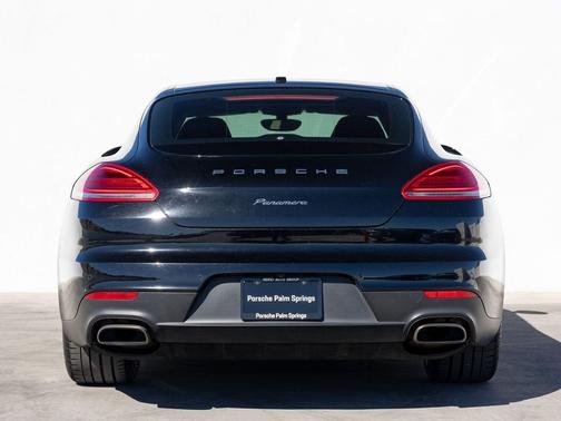 2016 Porsche Panamera 4