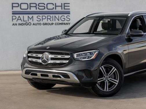 Photo 3 of 39 of 2020 Mercedes-Benz GLC 300 Base