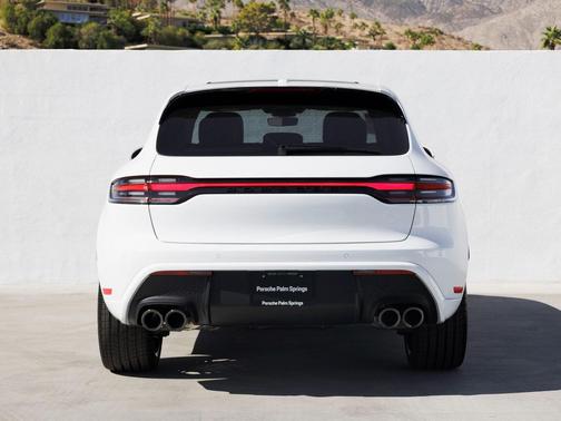 2026 Porsche Macan 