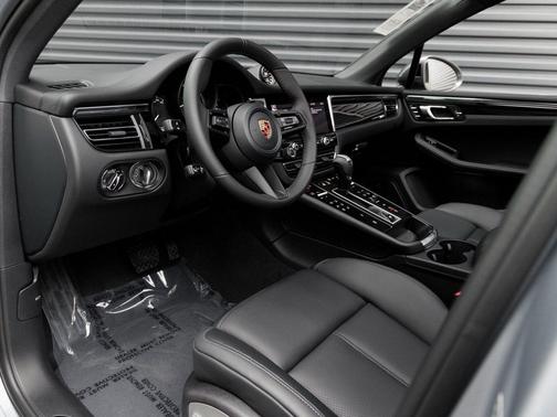 2026 Porsche Macan T