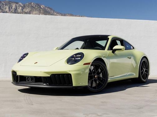 2025 Porsche 911 Carrera GTS