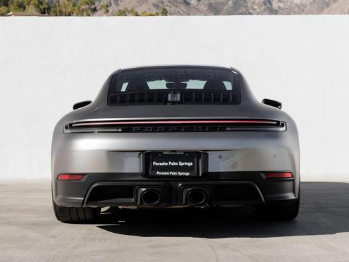 2025 Porsche 911 Carrera GTS