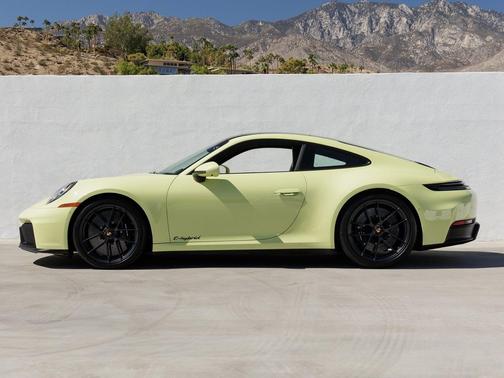 2025 Porsche 911 Carrera GTS