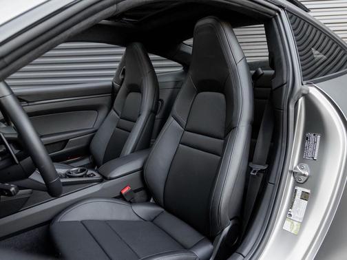 2025 Porsche 911 Carrera GTS