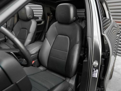 Gray Metallic 2025 Porsche Cayenne Cayenne