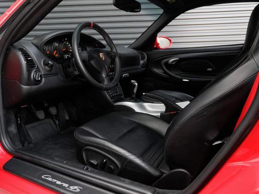 2004 Porsche 911 Carrera 4S