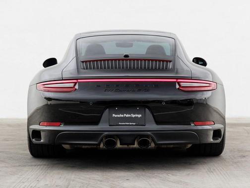 2017 Porsche 911 Carrera GTS