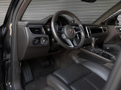 2018 Porsche Macan Base