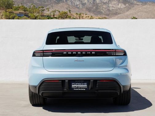2025 Porsche Macan 