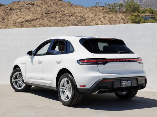 2026 Porsche Macan 