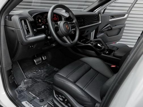 2025 Porsche Cayenne S