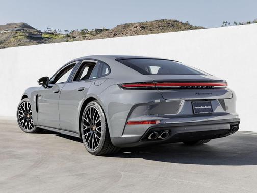 2026 Porsche Panamera 4 E-Hybrid