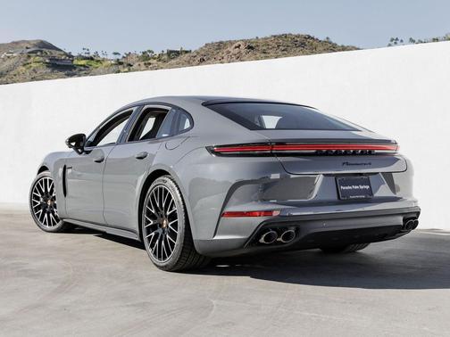 2026 Porsche Panamera 4 E-Hybrid