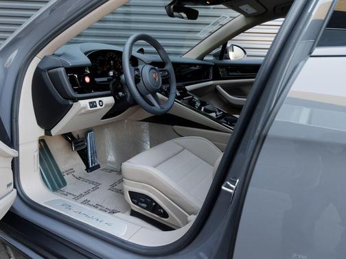 2026 Porsche Panamera 4 E-Hybrid