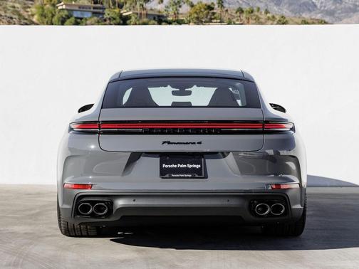 2026 Porsche Panamera 4 E-Hybrid